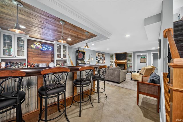 102 Livingston Bay Court, Mishawaka, IN 46544
