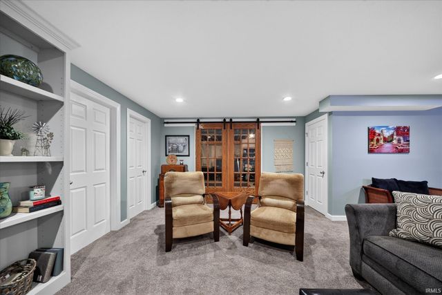 102 Livingston Bay Court, Mishawaka, IN 46544