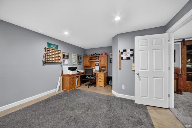 102 Livingston Bay Court, Mishawaka, IN 46544
