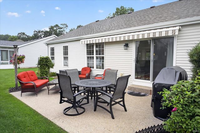 102 Livingston Bay Court, Mishawaka, IN 46544