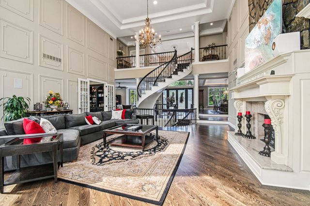 3001 Glen Eagles Court, St. Charles, IL 60174