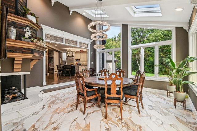 3001 Glen Eagles Court, St. Charles, IL 60174