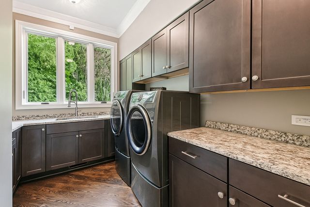 3001 Glen Eagles Court, St. Charles, IL 60174