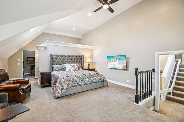 3001 Glen Eagles Court, St. Charles, IL 60174