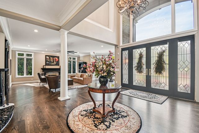 3001 Glen Eagles Court, St. Charles, IL 60174