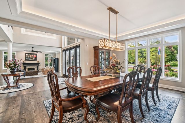 3001 Glen Eagles Court, St. Charles, IL 60174