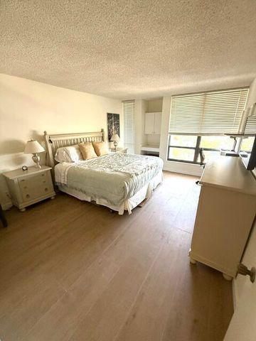 7754 Lakeside Boulevard 483, Boca Raton, FL 33434