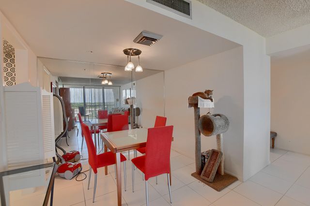 7754 Lakeside Boulevard 483, Boca Raton, FL 33434
