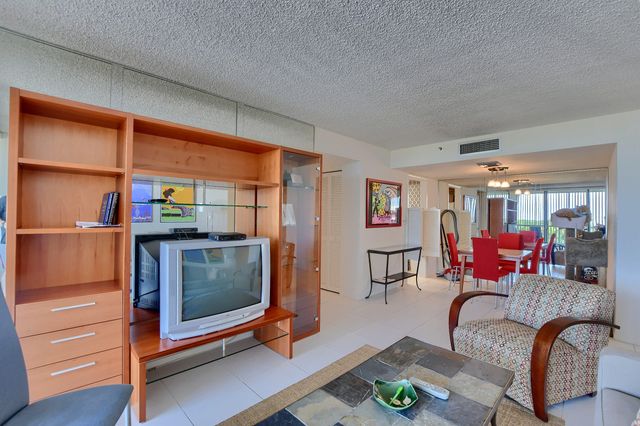 7754 Lakeside Boulevard 483, Boca Raton, FL 33434