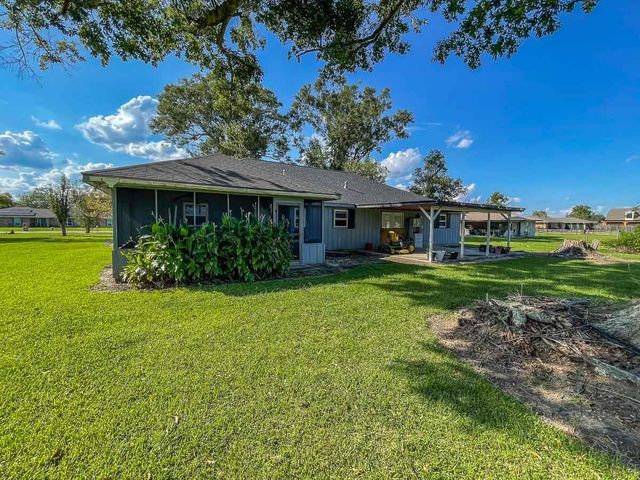 302 Bayou Bend Dr, Houma, LA 70364