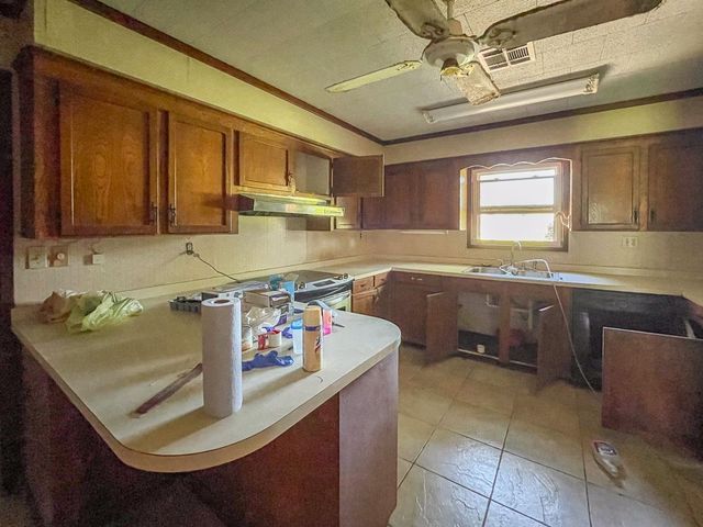 302 Bayou Bend Dr, Houma, LA 70364