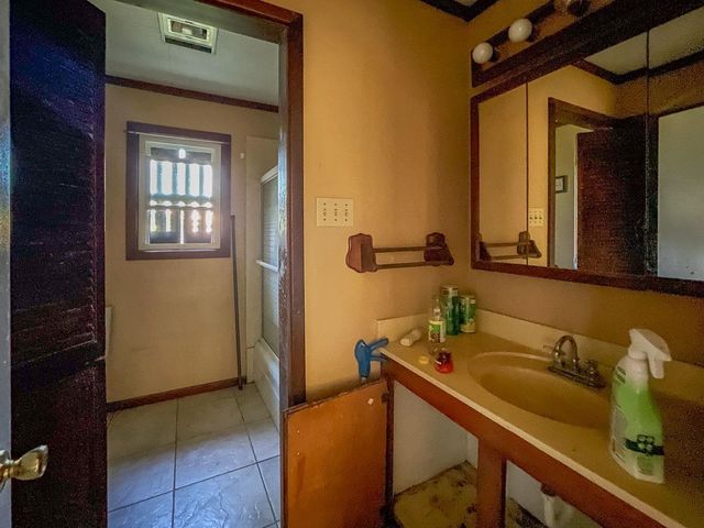 302 Bayou Bend Dr, Houma, LA 70364