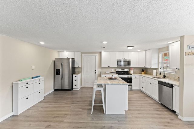 7901 N PACKWOOD AVENUE, Tampa, FL 33604