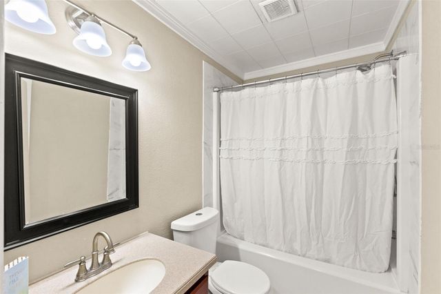 7901 N PACKWOOD AVENUE, Tampa, FL 33604