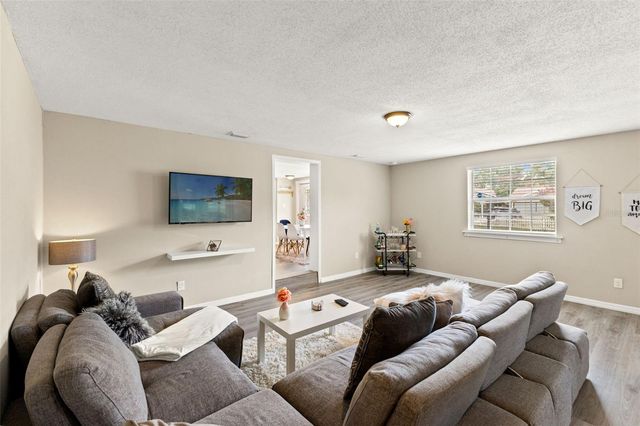 7901 N PACKWOOD AVENUE, Tampa, FL 33604