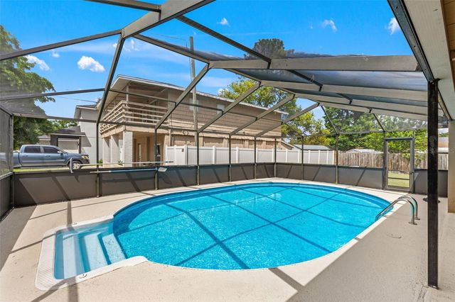 7901 N PACKWOOD AVENUE, Tampa, FL 33604