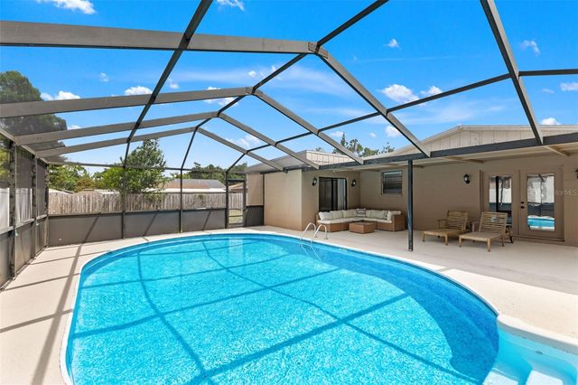 7901 N PACKWOOD AVENUE, Tampa, FL 33604