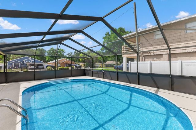 7901 N PACKWOOD AVENUE, Tampa, FL 33604