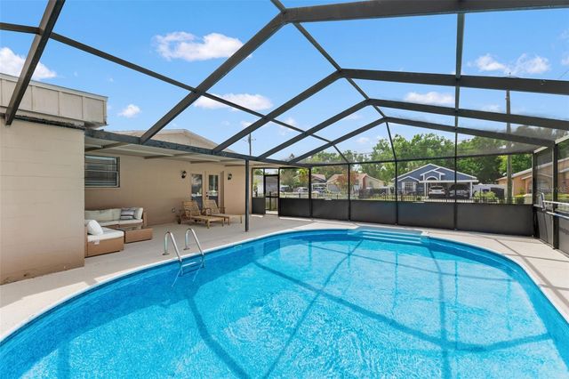 7901 N PACKWOOD AVENUE, Tampa, FL 33604