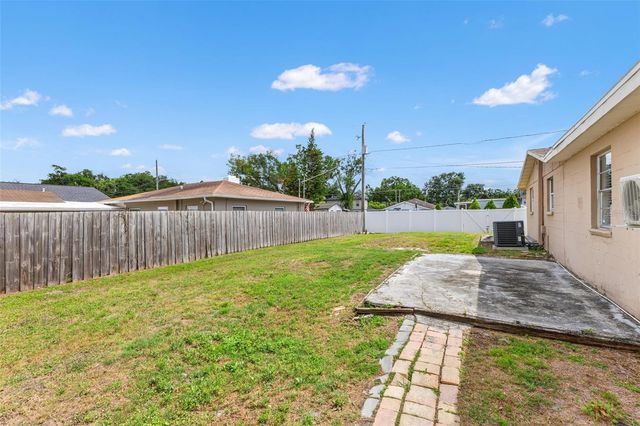 7901 N PACKWOOD AVENUE, Tampa, FL 33604