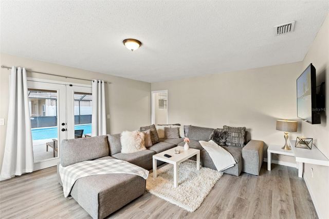 7901 N PACKWOOD AVENUE, Tampa, FL 33604