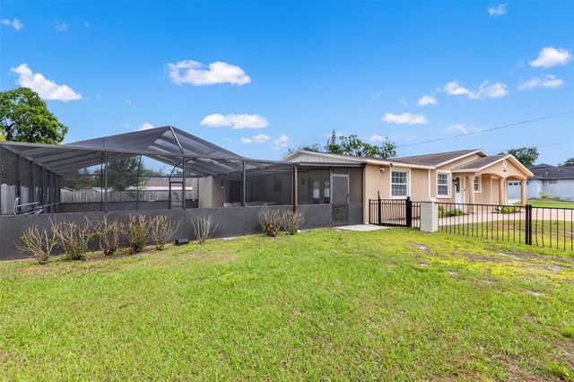 7901 N PACKWOOD AVENUE, Tampa, FL 33604