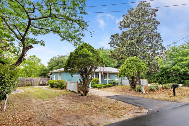 1135 Greenhill Road, Charleston, SC 29412