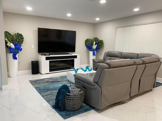 6220 SW 14th Street, Plantation, FL 33317