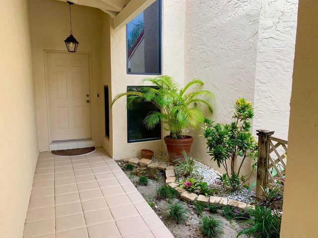 723 Windermere Way, Palm Beach Gardens, FL 33418