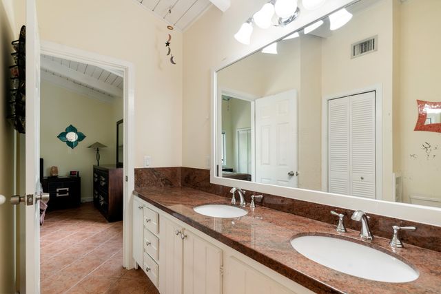 158 Tampa Drive, Plantation Key, FL 33070