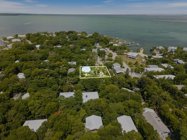 158 Tampa Drive, Plantation Key, FL 33070