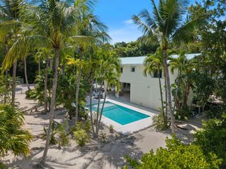 158 Tampa Drive, Plantation Key, FL 33070