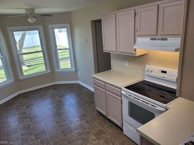 1757 Da Vinci DR, Virginia Beach, VA 23454