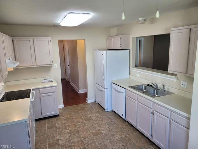 1757 Da Vinci DR, Virginia Beach, VA 23454