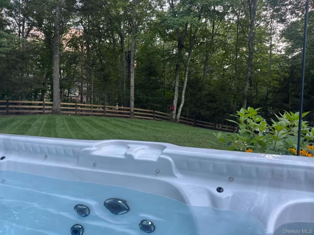 1 Pheasant Lane, Lloyd Neck, NY 11743