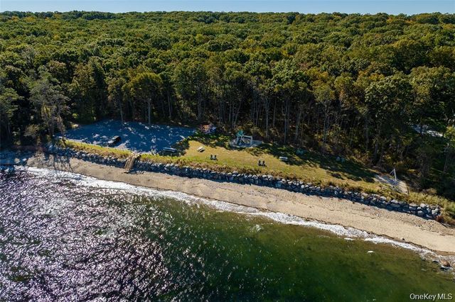 1 Pheasant Lane, Lloyd Neck, NY 11743
