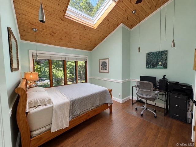 1 Pheasant Lane, Lloyd Neck, NY 11743