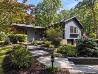 1 Pheasant Lane, Lloyd Neck, NY 11743