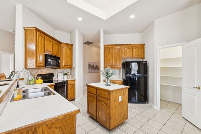 1211 Carina Drive, Arlington, TX 76013