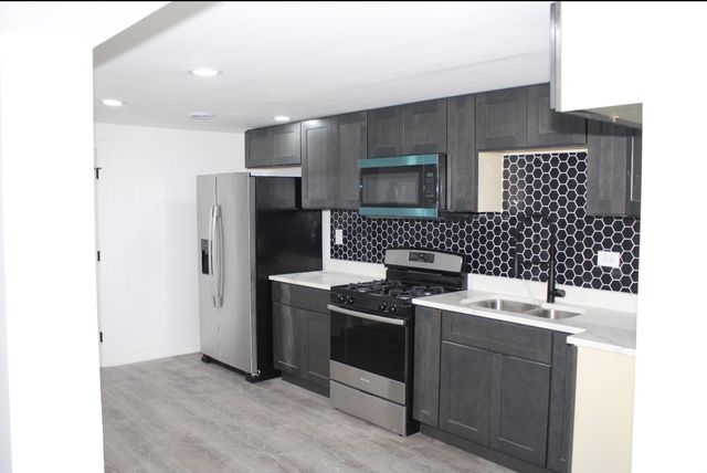 4813 W West End Avenue, Chicago, IL 60644