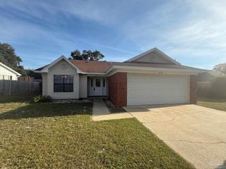 2715 Summertree Ln, Gulf Breeze, FL 32563