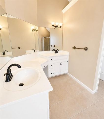 8604 NE 99th Street, Kansas City, MO 64157