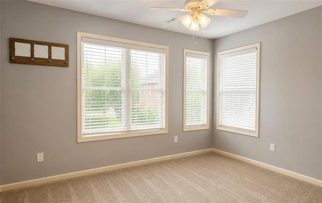8604 NE 99th Street, Kansas City, MO 64157