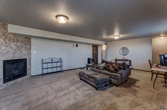 678 FLIGHT LINE CT, Box Elder, SD 57719