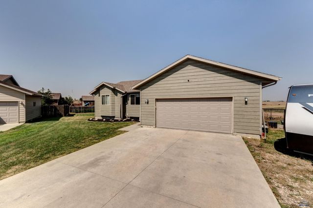 678 FLIGHT LINE CT, Box Elder, SD 57719