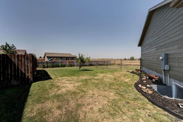 678 FLIGHT LINE CT, Box Elder, SD 57719