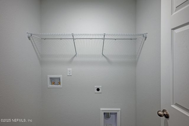 15230 ROBERT Avenue, Jacksonville, FL 32218