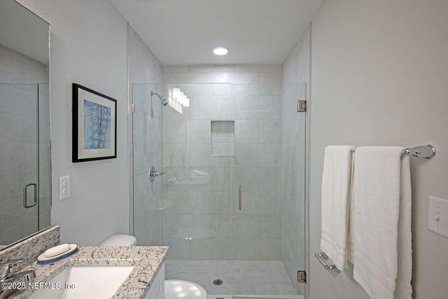 15230 ROBERT Avenue, Jacksonville, FL 32218