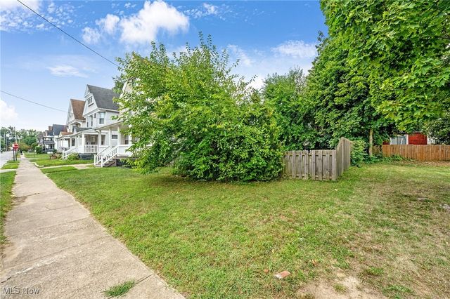 2256 E 85th Street, Cleveland, OH 44106