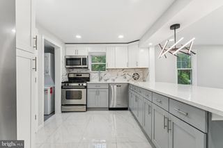 114 GRANT AVE, Moorestown, NJ 08057